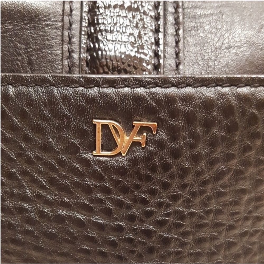 Diane von Furstenberg Sutra Mini Leather Crossbody bag purse black gold strap - Picture 6 of 8